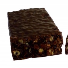 Chocolate and peanut flavour snack bar